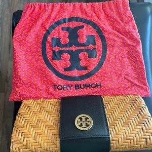 Tory Burch Straw clutch